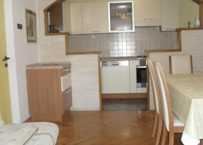 White House Apartman Supetar