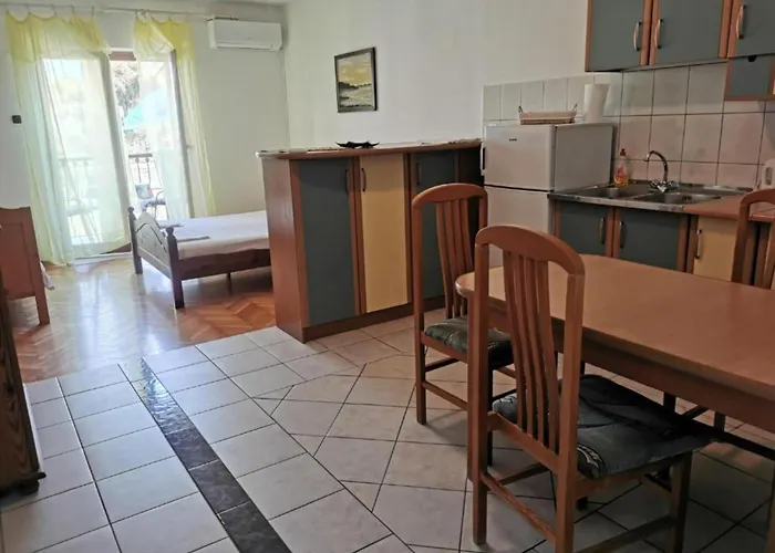 Apartman White House
