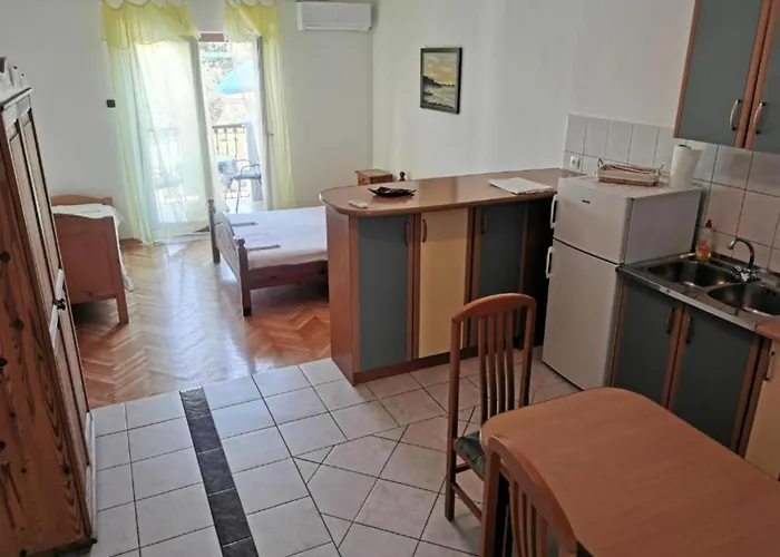 White House Apartman Supetar