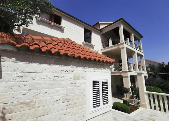 Apartman White House Supetar